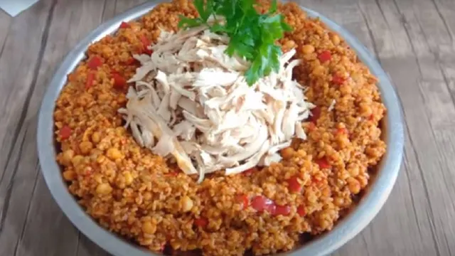 Antep Tavuklu Firik Pilavı